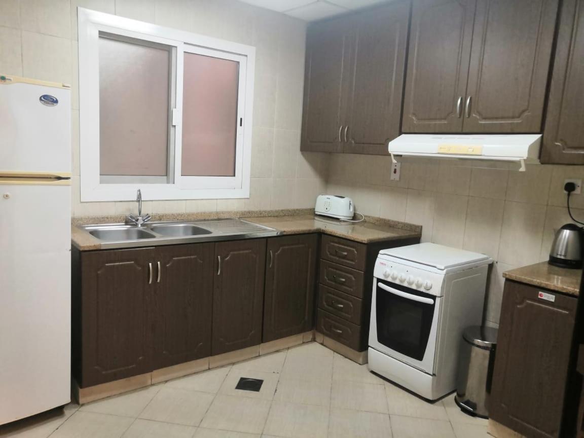 Fortune Classic Apartment, Airport ,near Dafza Metro Station Dubai