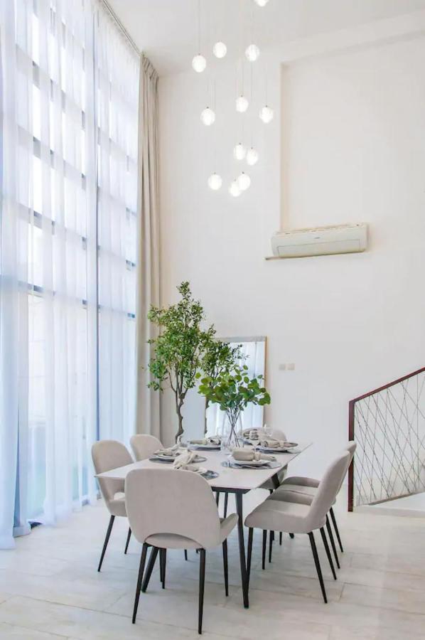 Apartment Sophisticated 2 Bedroom With Lush Interiors In Jvc