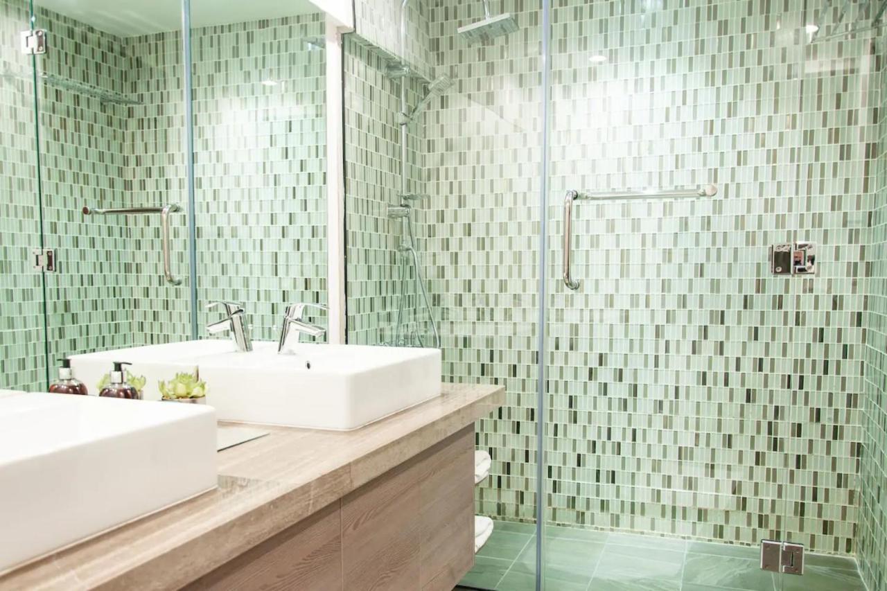 Apartment Sophisticated 2 Bedroom With Lush Interiors In Jvc