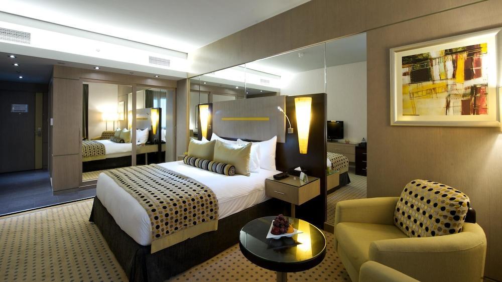 Time Grand Plaza Hotel, Airport 4*