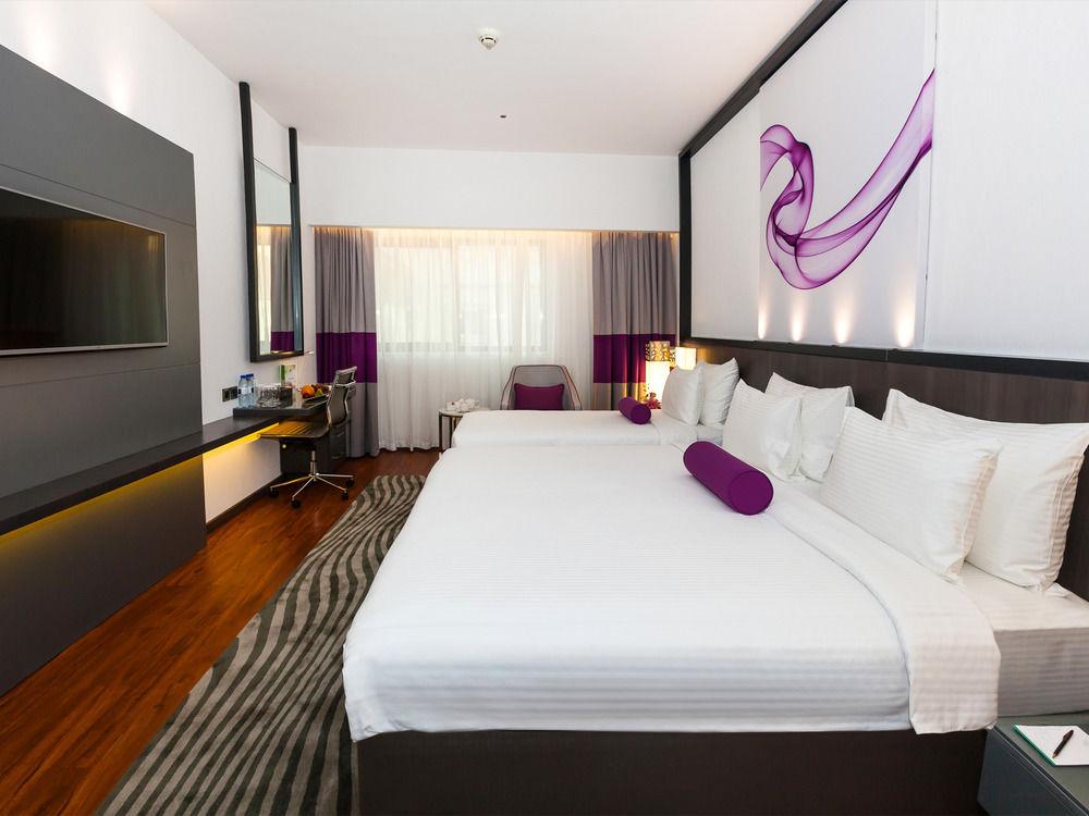 Hotel Howard Johnson Plaza By Wyndham Deira 4*