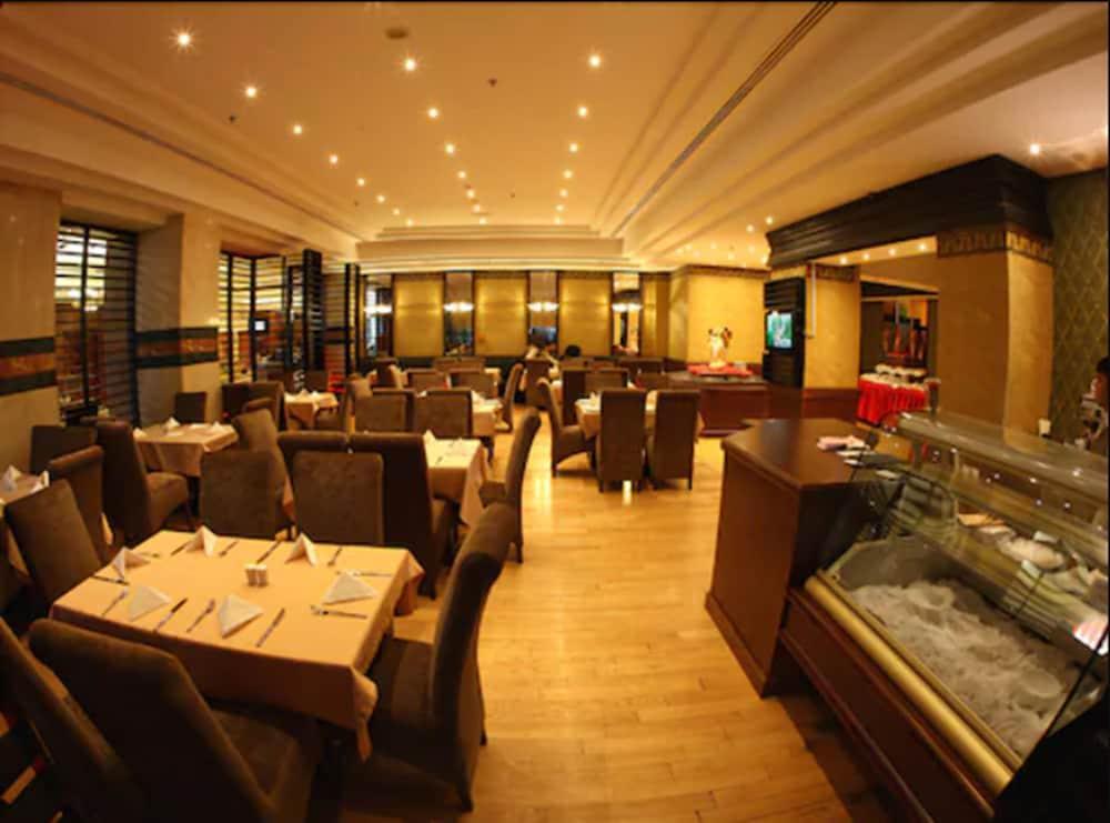 Abjad Grand 4*