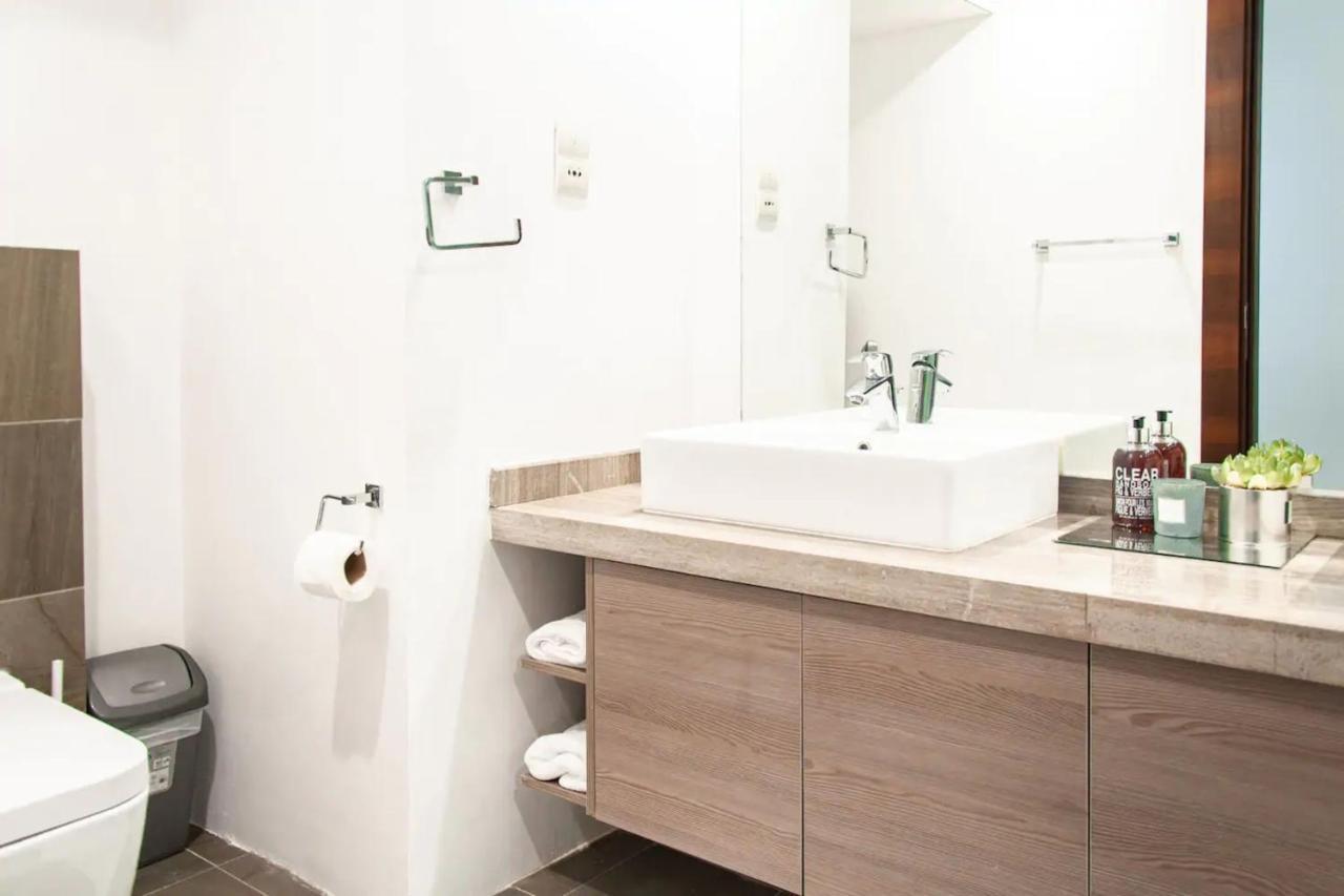 Sophisticated 2 Bedroom With Lush Interiors In Jvc Apartment *