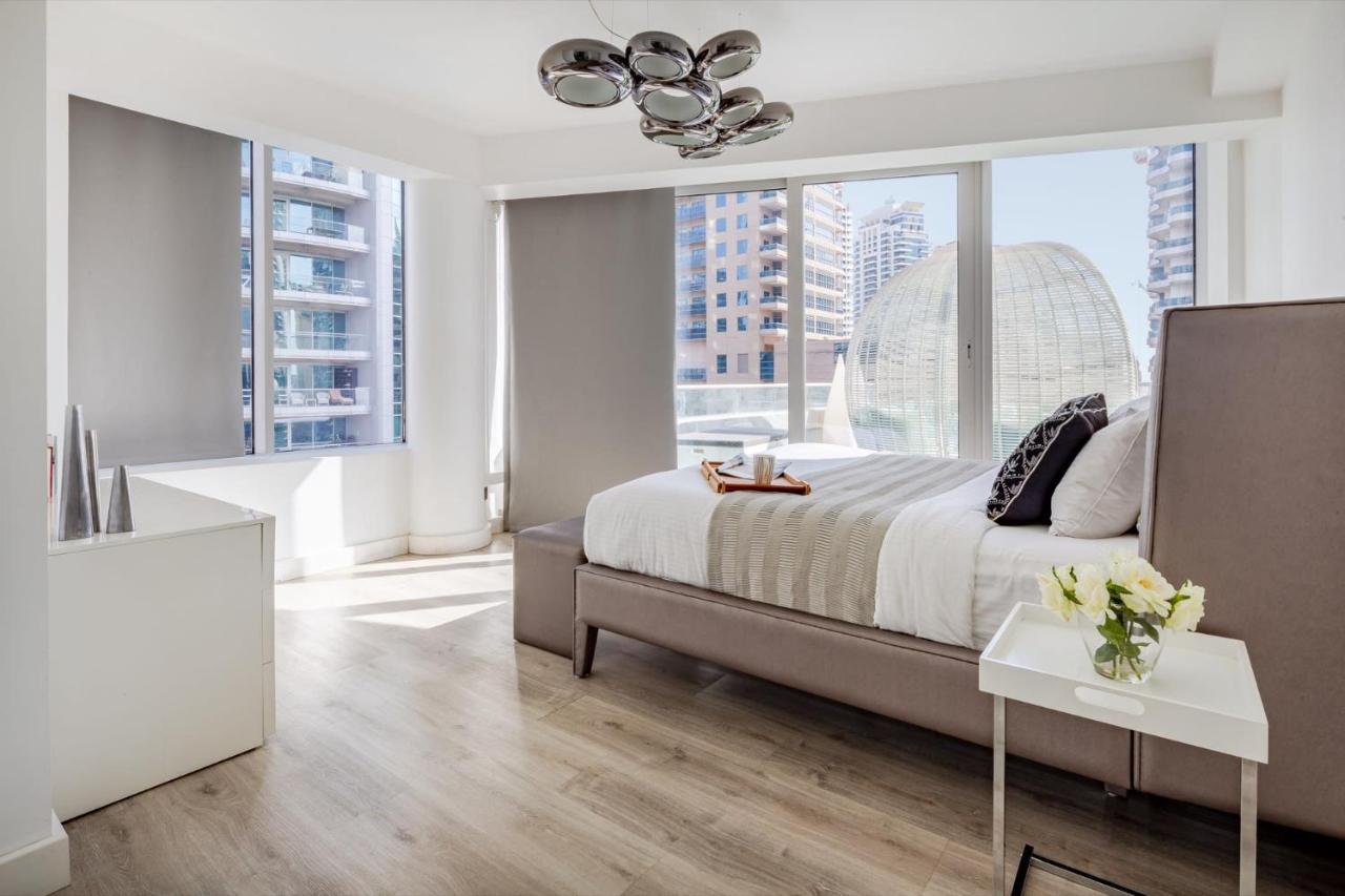 Frank Porter - Damac Waves * Dubai