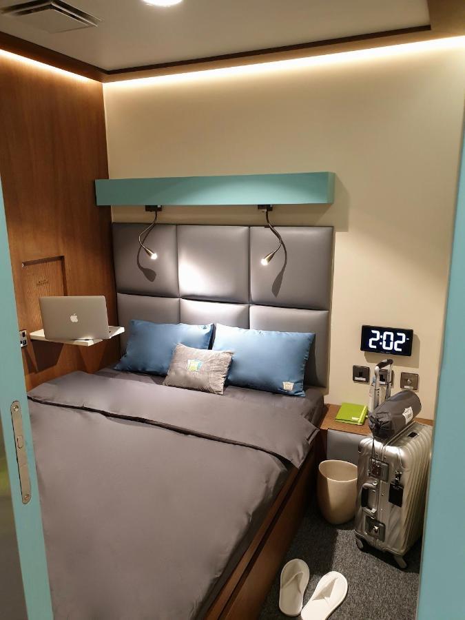 Sleep 'n Fly Sleep Lounge, C-gates Terminal 3 - Transit Only Capsule hotel