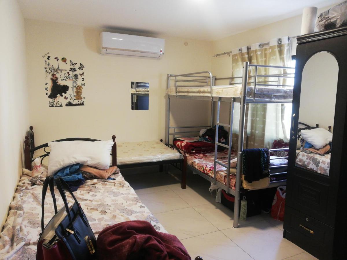 Hostel Bed Space For Females Near Metro Station *