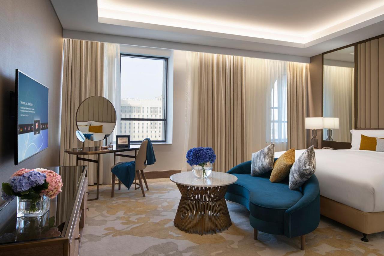 Al Jaddaf Rotana Hotel 5*