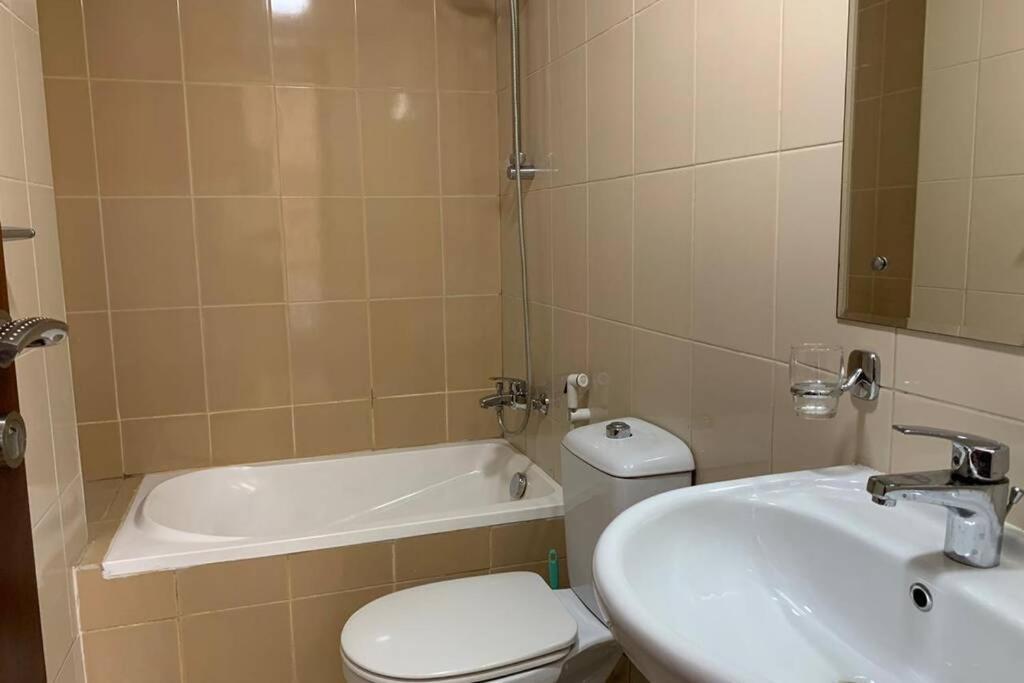 Cozy 2bhk Near To Dmcc Metro Station -505 * Dubai
