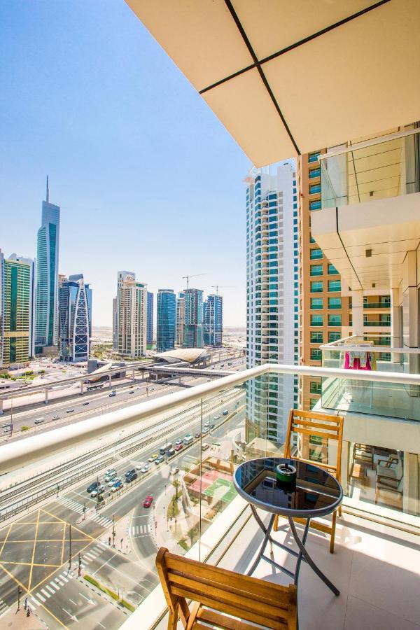 Apartment Stylish In West Avenue Marina *