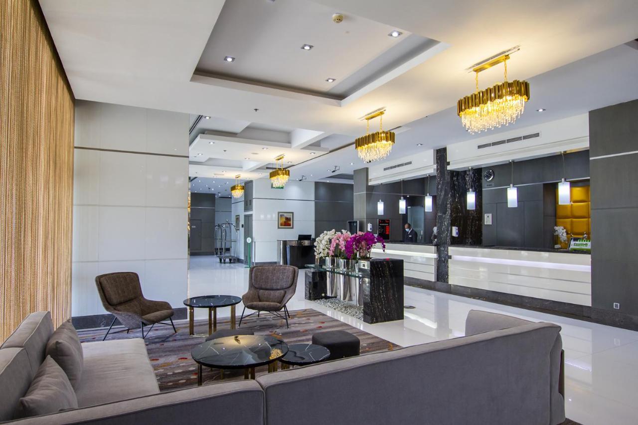 Time Grand Plaza Hotel, Airport 4*