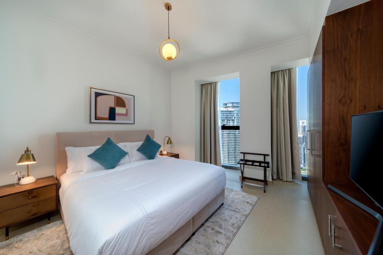 Full Burj Khalifa View: Atlas Homestays - 03 Bedroom At Burj Vista 5005 Apartment *