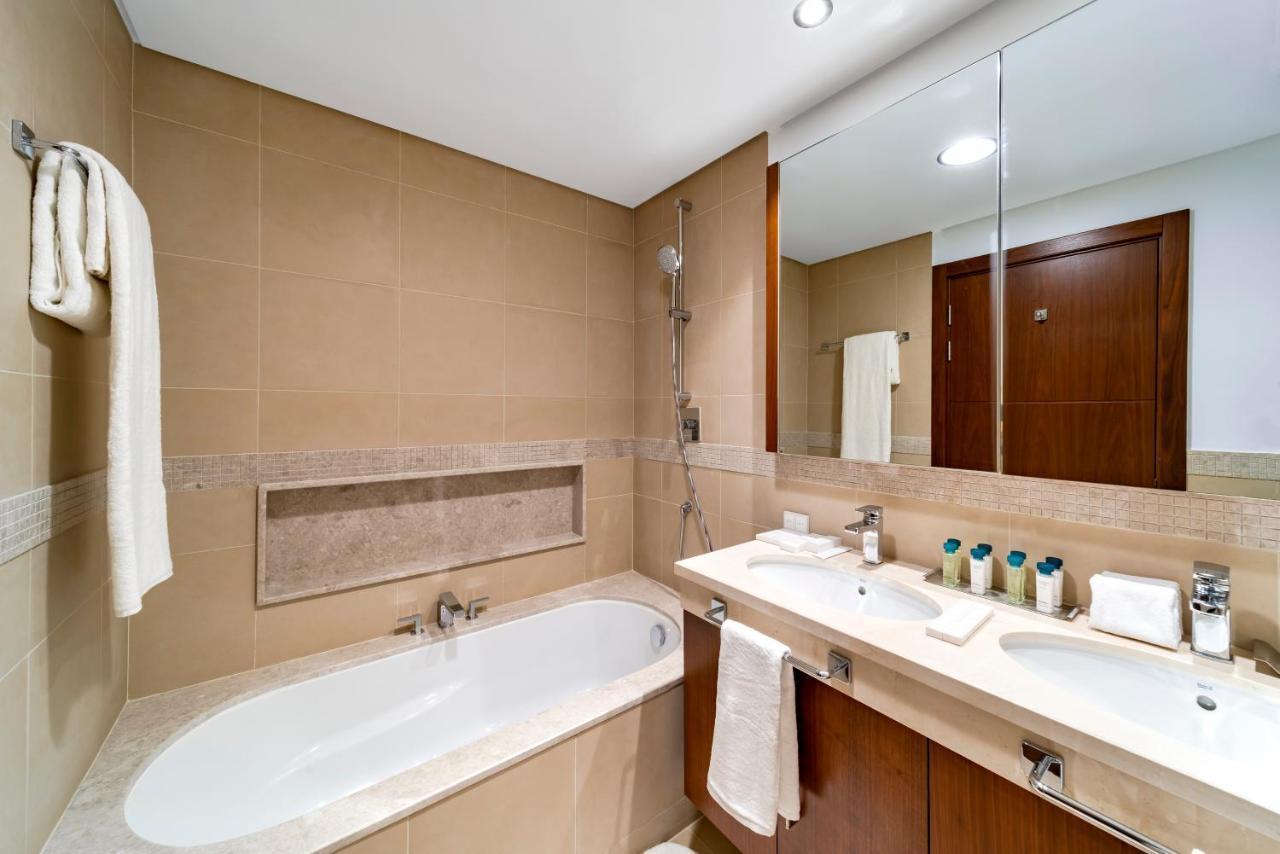 Full Burj Khalifa View: Atlas Homestays - 03 Bedroom At Burj Vista 5005 Apartment