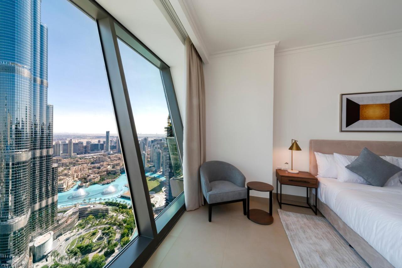 Full Burj Khalifa View: Atlas Homestays - 03 Bedroom At Burj Vista 5005 Dubai