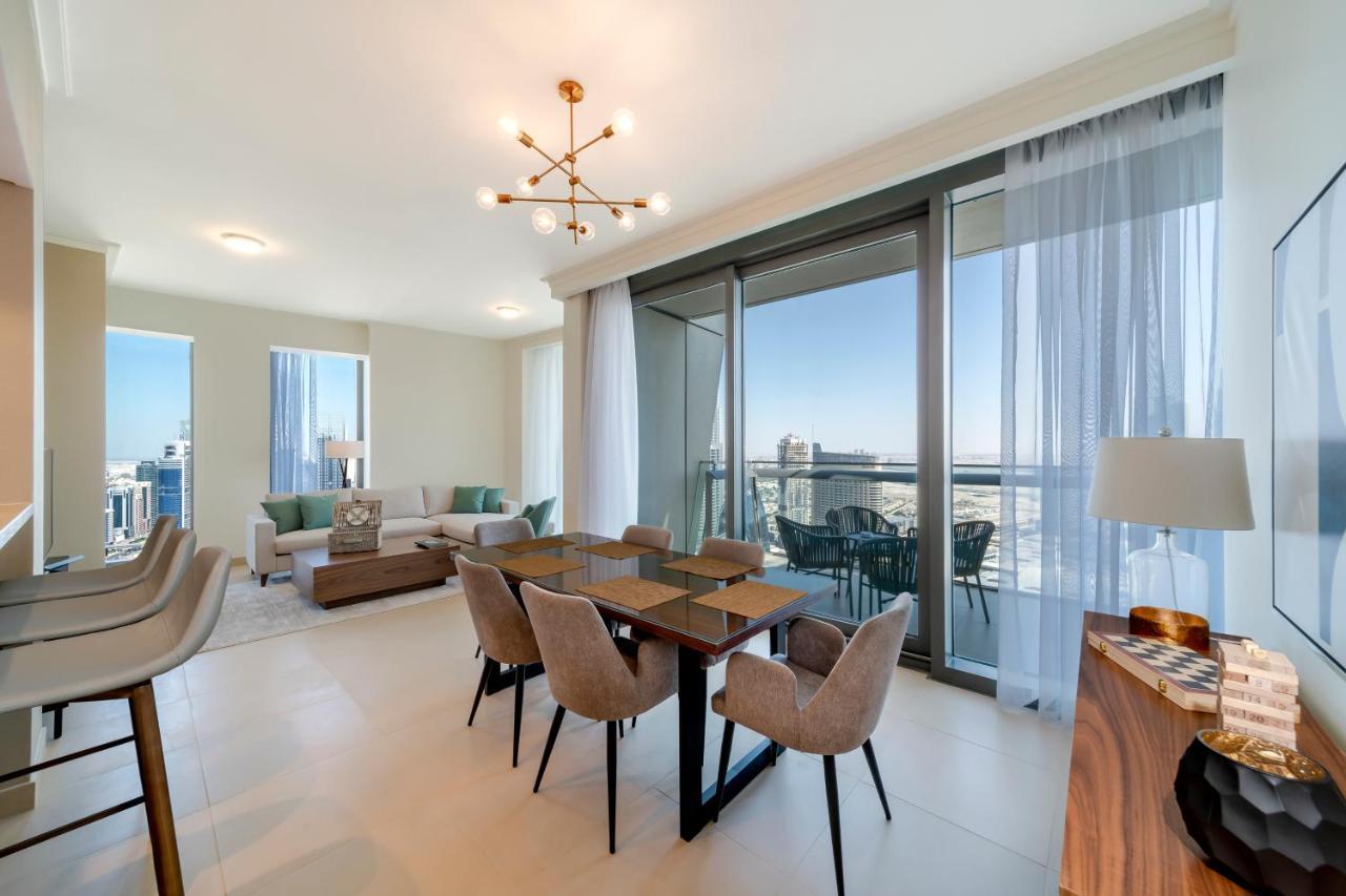 Full Burj Khalifa View: Atlas Homestays - 03 Bedroom At Burj Vista 5005 Apartment