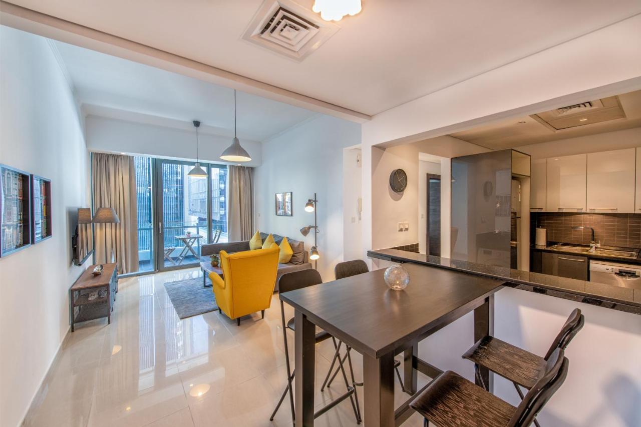 Daire Neat 2br At Silverine Tower Marina By Deluxe Holiday Homes Dubai