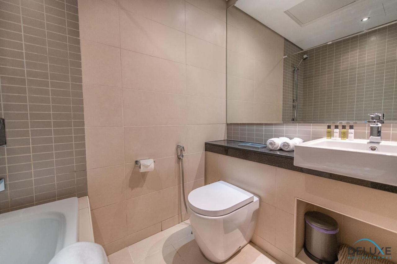 Neat 2br At Silverine Tower Marina By Deluxe Holiday Homes Dubai