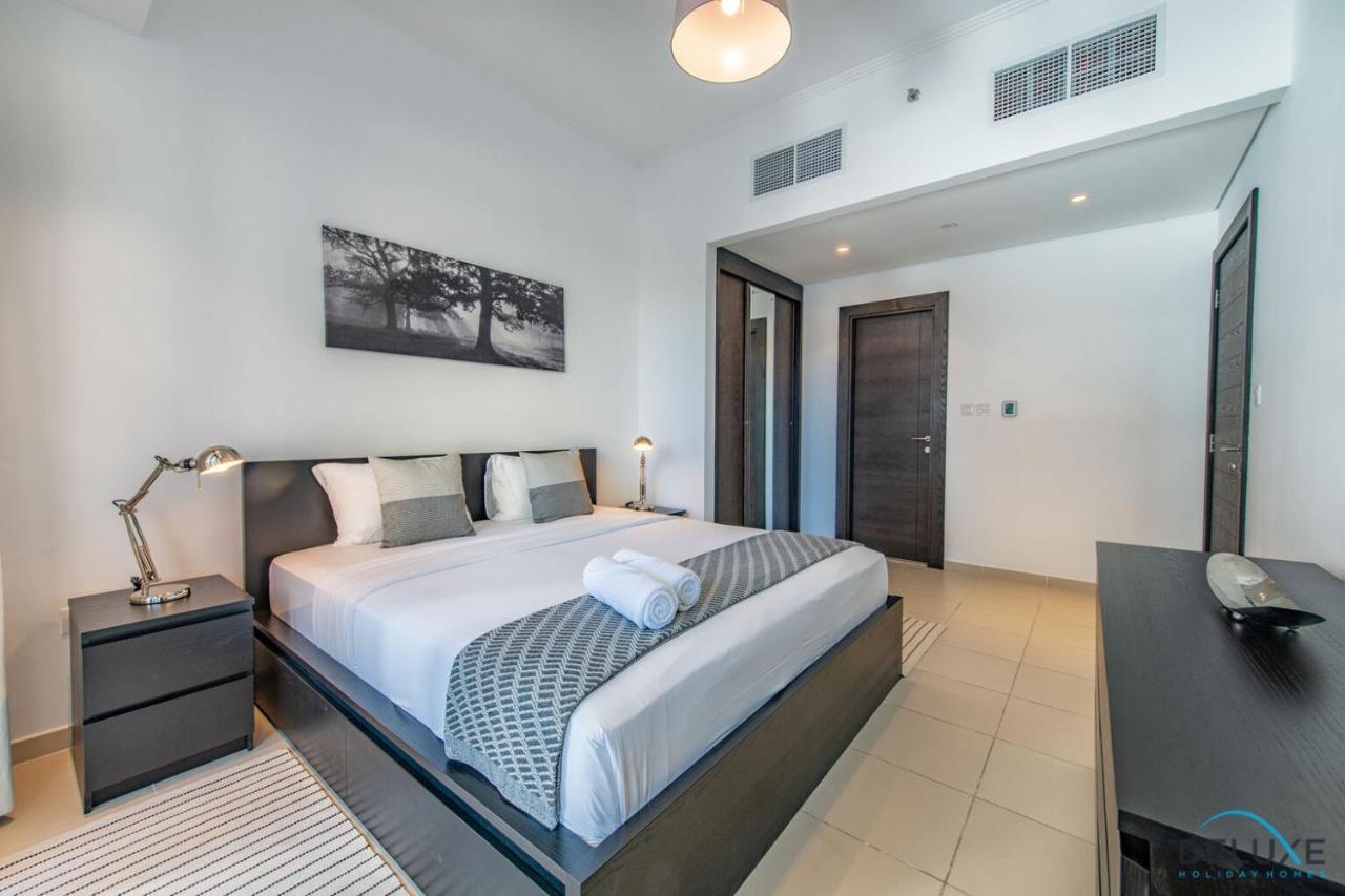 Neat 2br At Silverine Tower Marina By Deluxe Holiday Homes Daire Dubai