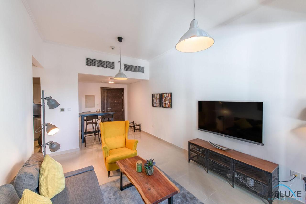 Daire Neat 2br At Silverine Tower Marina By Deluxe Holiday Homes Dubai