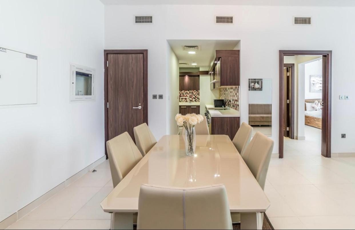 Apartment Holiday Apartment In Palm Jumeirah With Beach Access *
