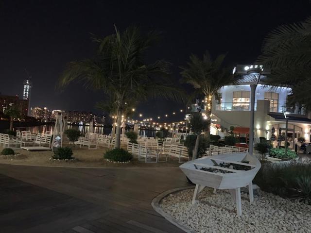 Holiday Apartment In Palm Jumeirah With Beach Access *