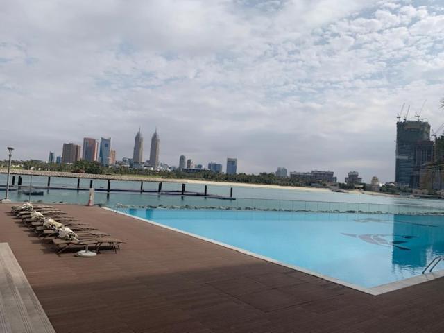 Holiday Apartment In Palm Jumeirah With Beach Access Apartment