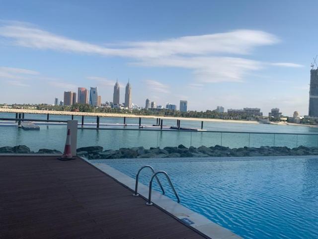 Holiday Apartment In Palm Jumeirah With Beach Access Apartment Dubai