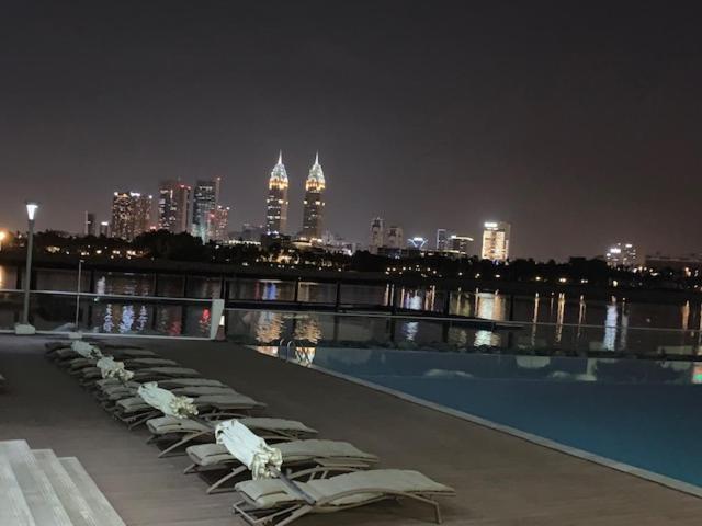 Holiday Apartment In Palm Jumeirah With Beach Access Apartment *
