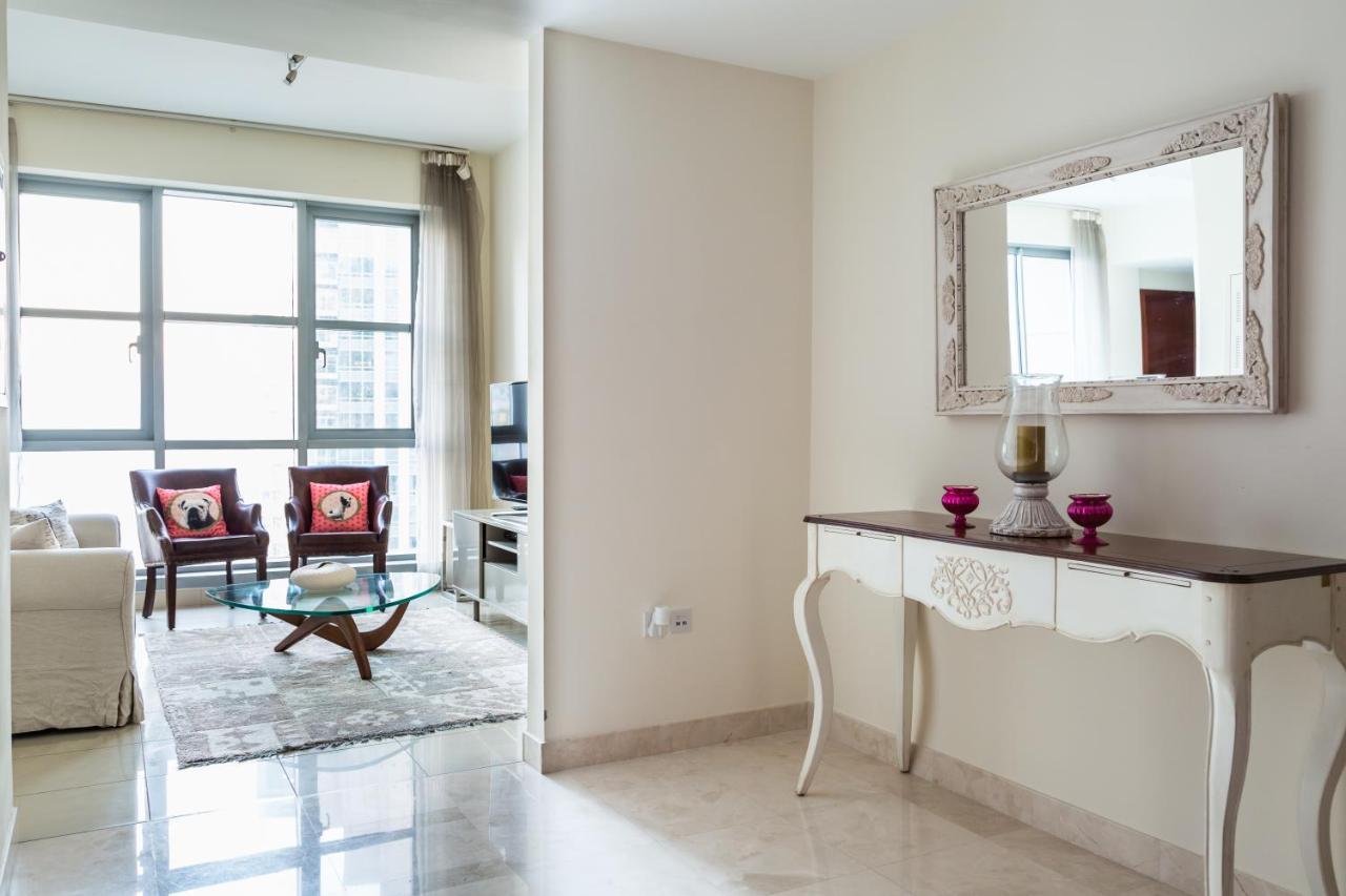 Higuests - Luxury Apt With Balcony, Steps From Burj Khalifa Apartment *