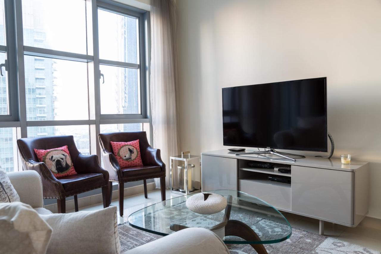 Higuests - Luxury Apt With Balcony, Steps From Burj Khalifa Apartment
