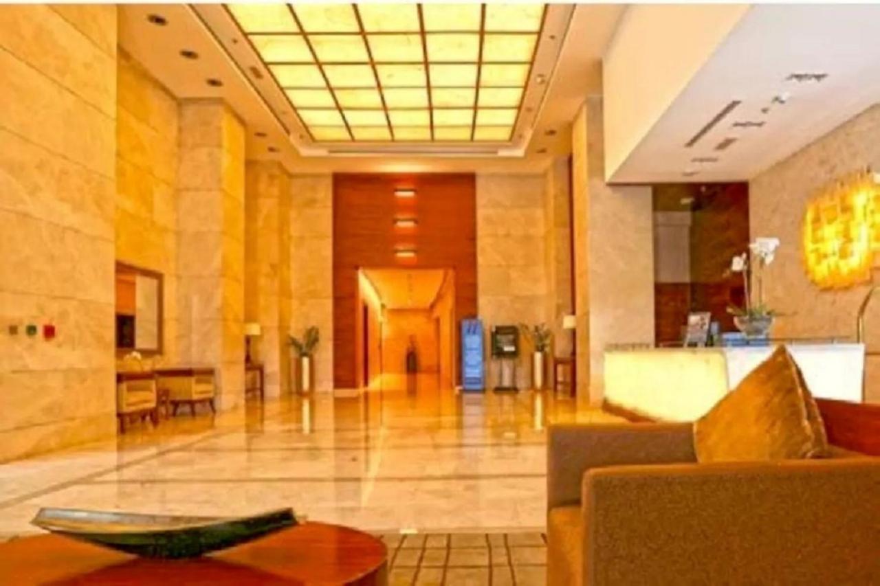 Higuests - Luxury Apt With Balcony, Steps From Burj Khalifa Apartment Dubai