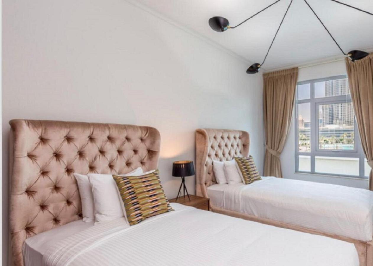 Villa Fantastay Glamorous 3 Bdr Duplex Villa With Fountain Views In Downtown Dubai Dubai