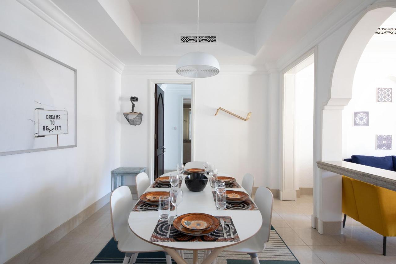 Maison Privee - Opulent Apt Beside Mall W Burj Khalifa Views * Dubai
