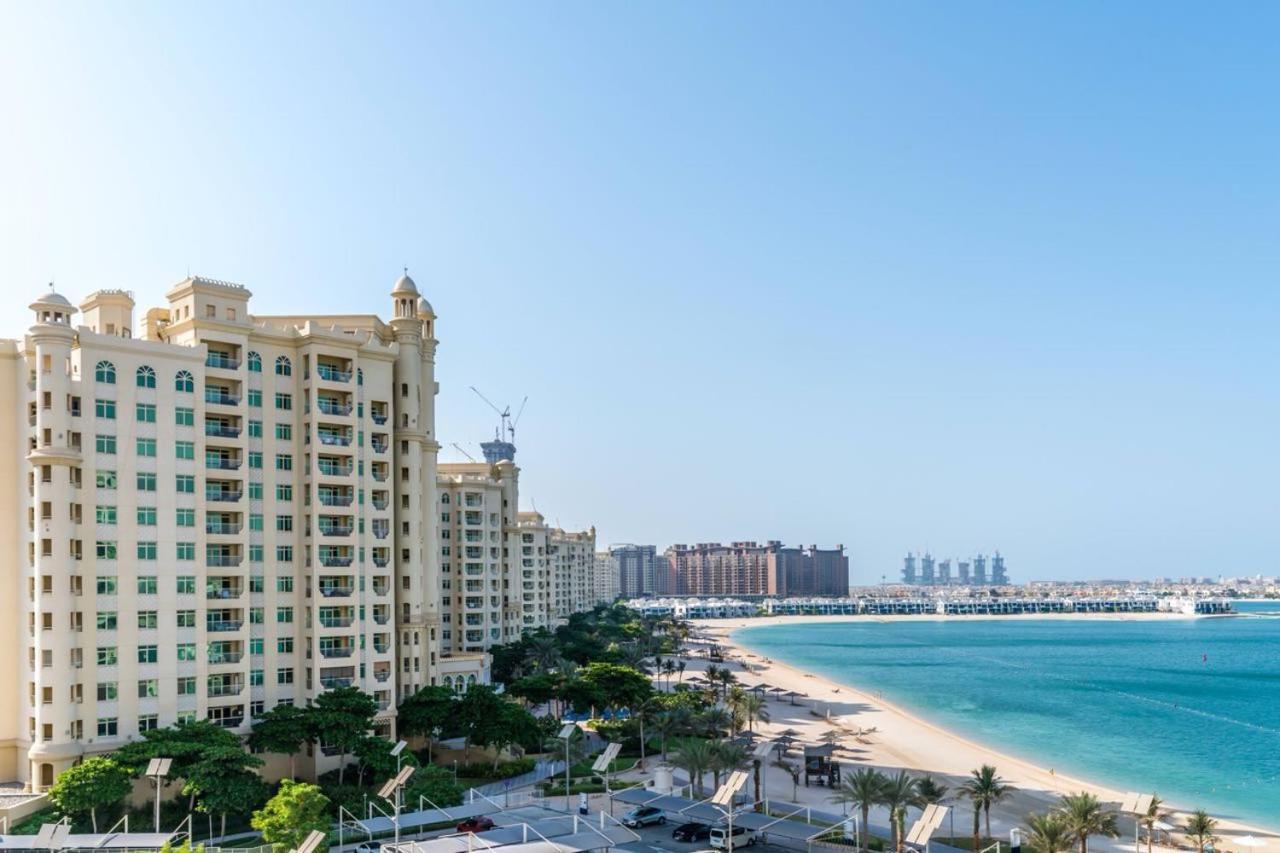 Holiday Apartment In Palm Jumeirah With Beach Access Dubai