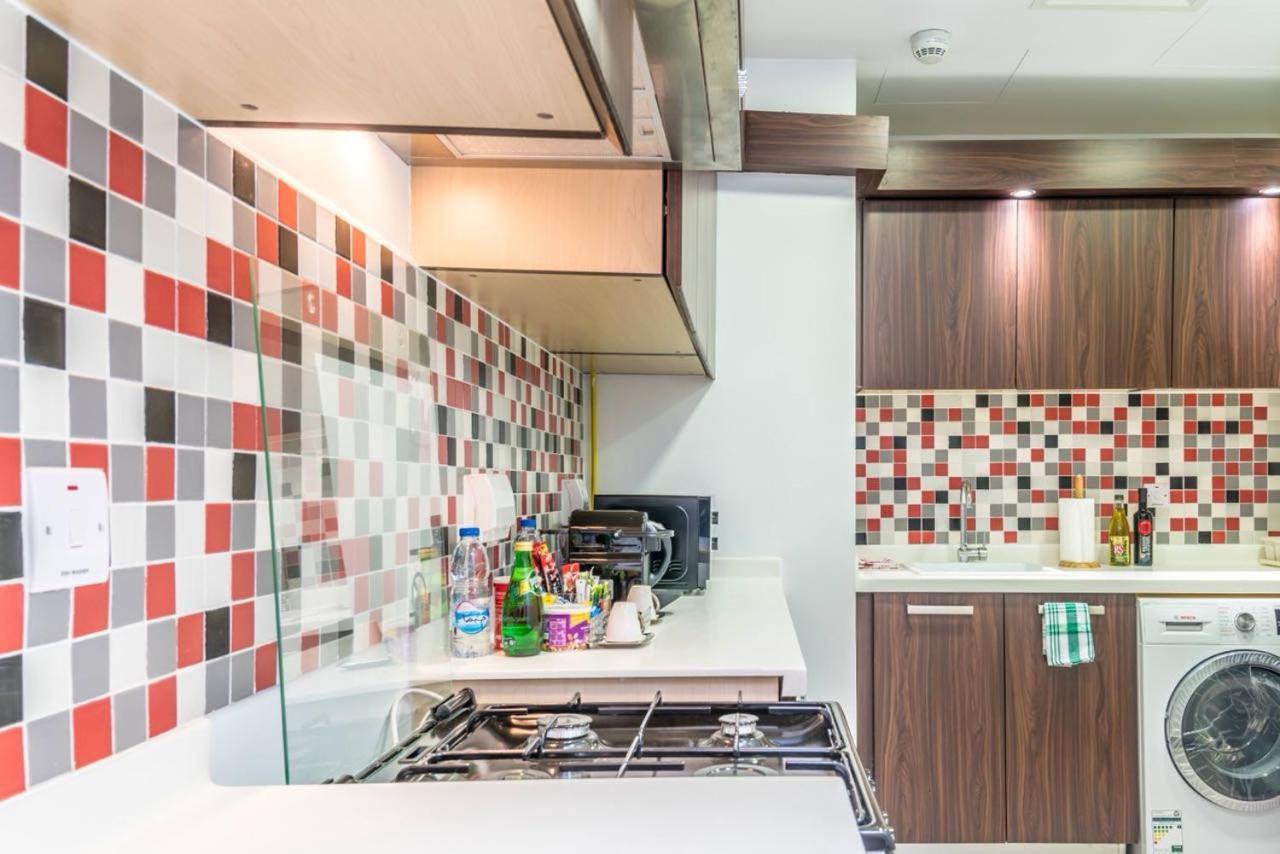 Apartment Holiday Apartment In Palm Jumeirah With Beach Access Dubai