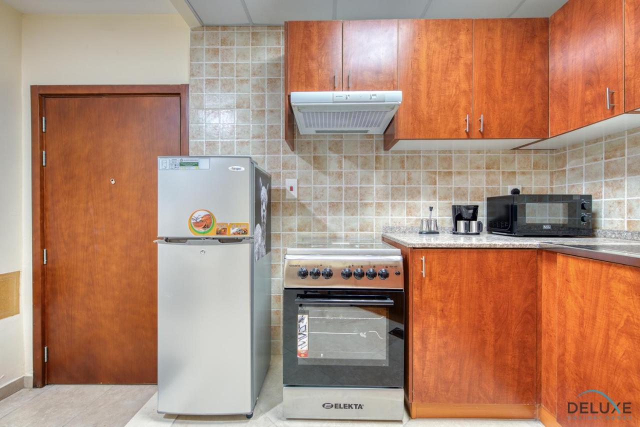 Minutes Away To Metro Unit With Nearby Retail Outlets, Gate 2, Jumeirah Towers By Deluxe Homes Apartment Dubai