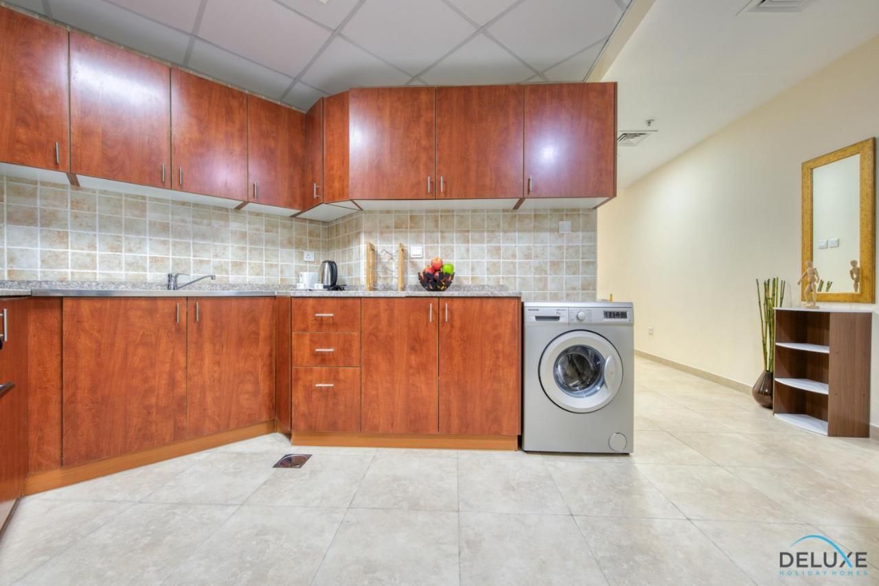 Minutes Away To Metro Unit With Nearby Retail Outlets, Gate 2, Jumeirah Towers By Deluxe Homes