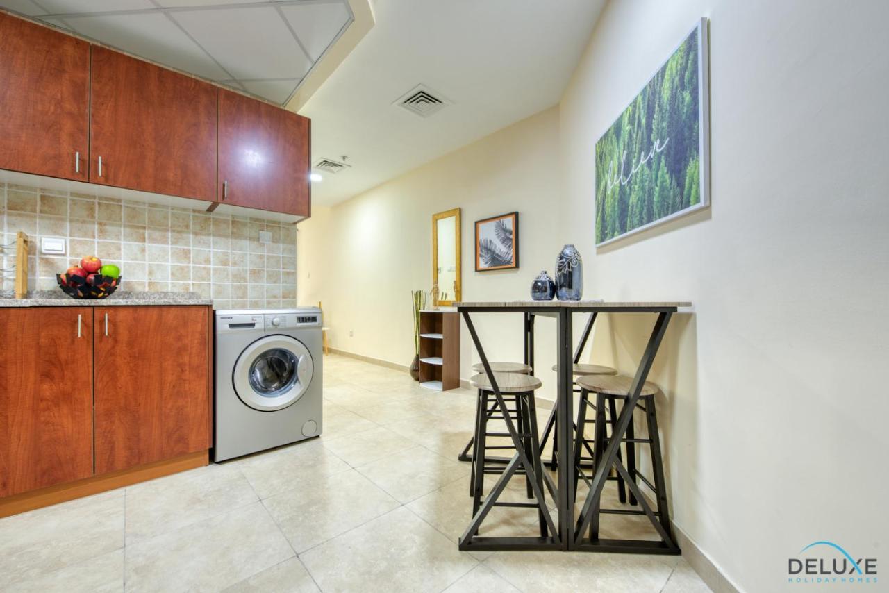 Minutes Away To Metro Unit With Nearby Retail Outlets, Gate 2, Jumeirah Towers By Deluxe Homes *