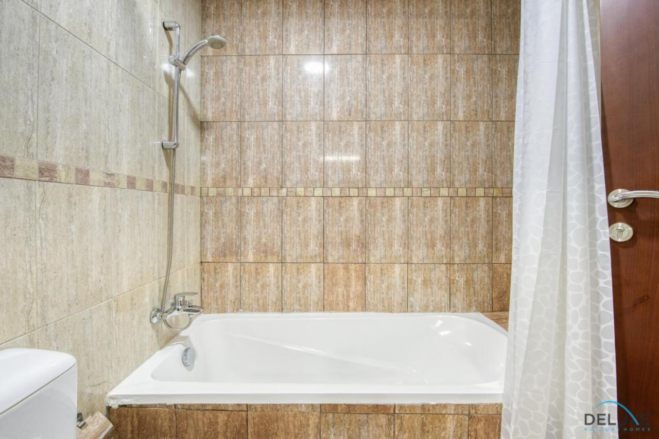 Minutes Away To Metro Unit With Nearby Retail Outlets, Gate 2, Jumeirah Towers By Deluxe Homes *
