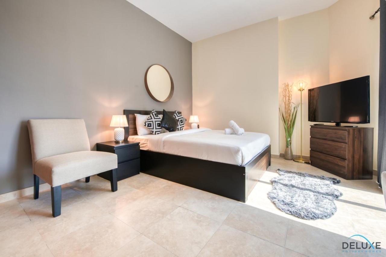Minutes Away To Metro Unit With Nearby Retail Outlets, Gate 2, Jumeirah Towers By Deluxe Homes