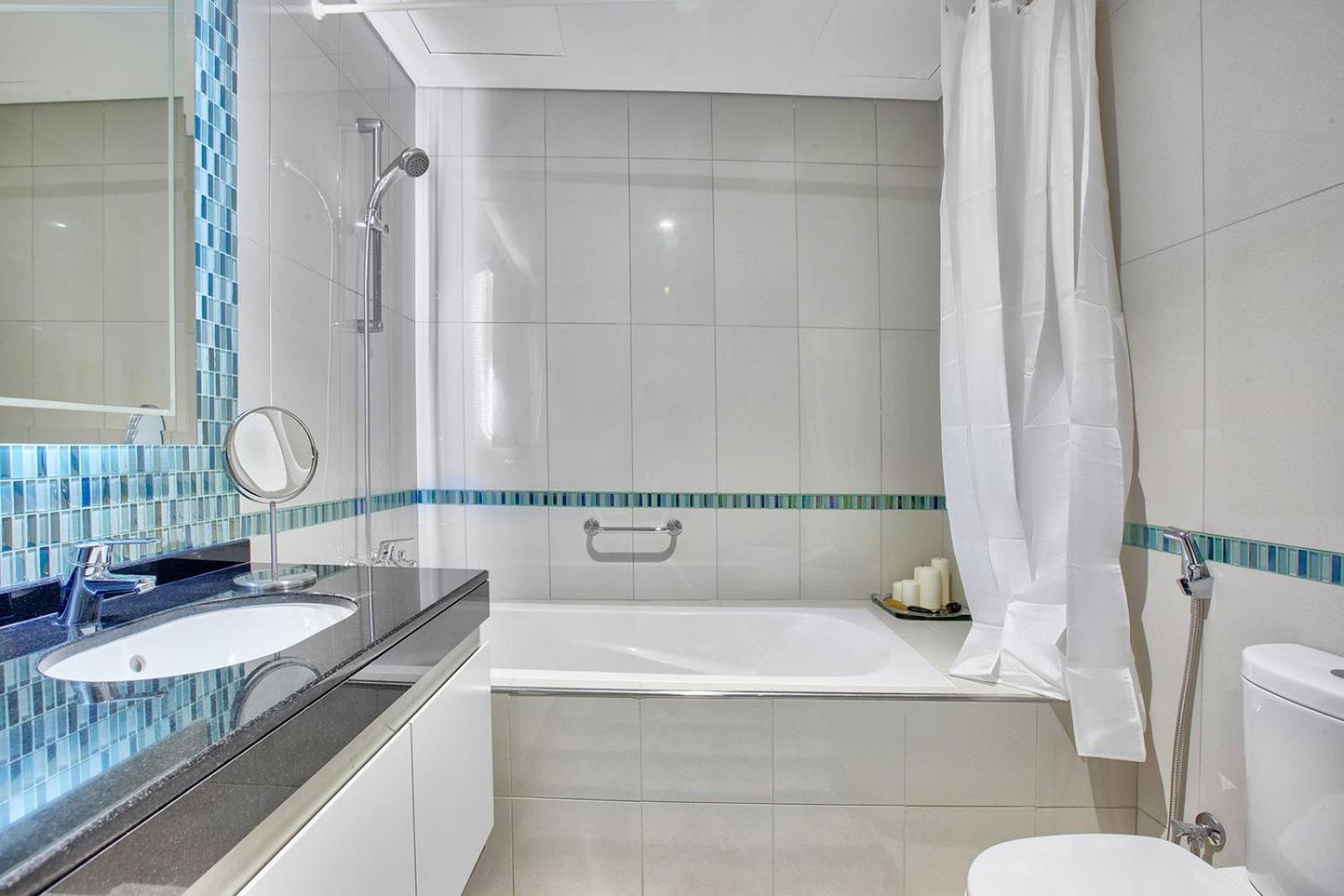 Ultra Modern 1bd In Damac Heights Marina Dubai