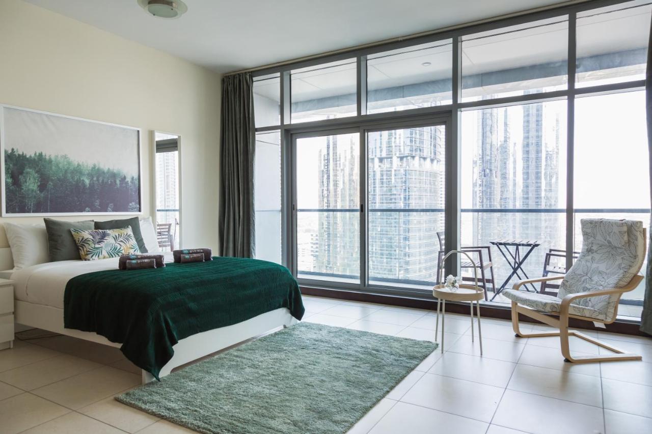 Higuests - Cozy Studio With Panoramic Views On The Lake Apartment Dubai