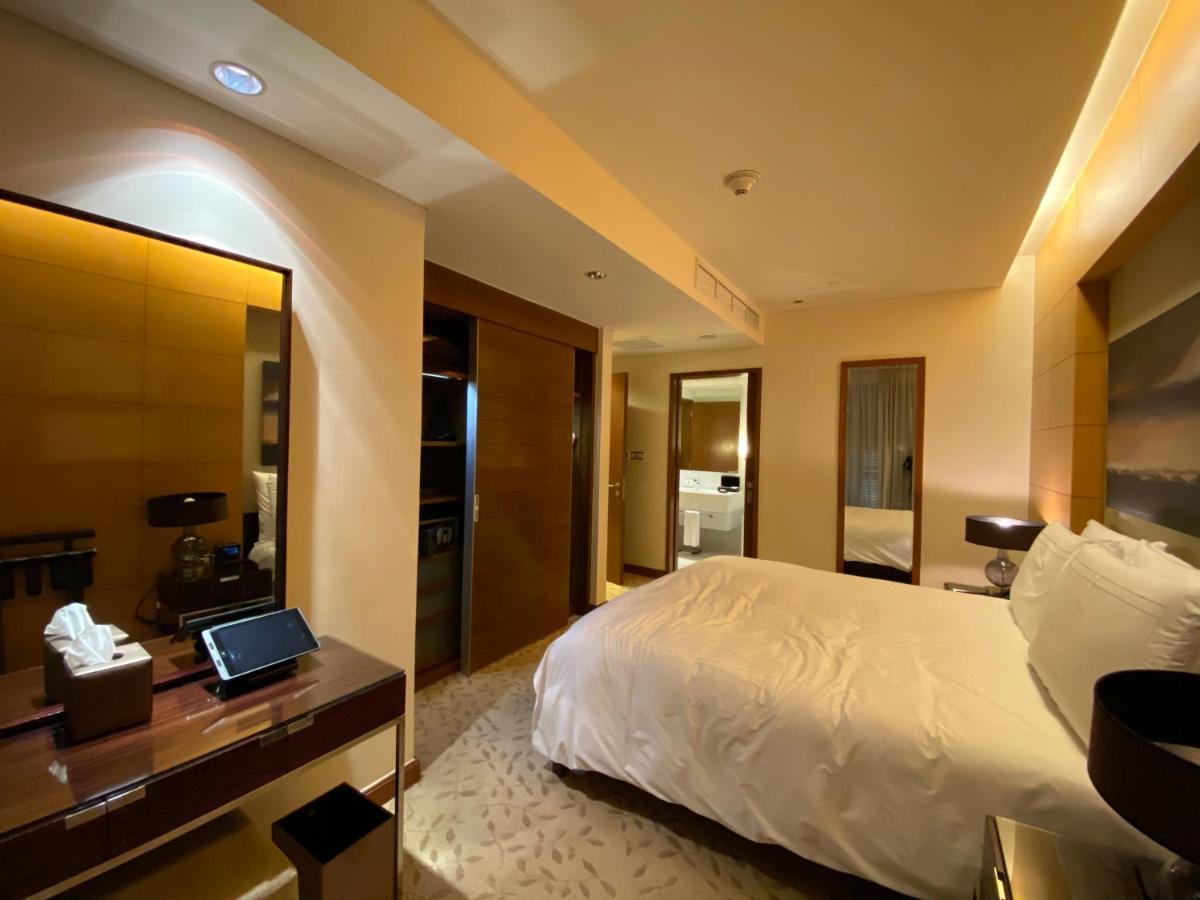Address Mall Fashion Avenue 1 Bedroom 34 Floor Apartment Dubai