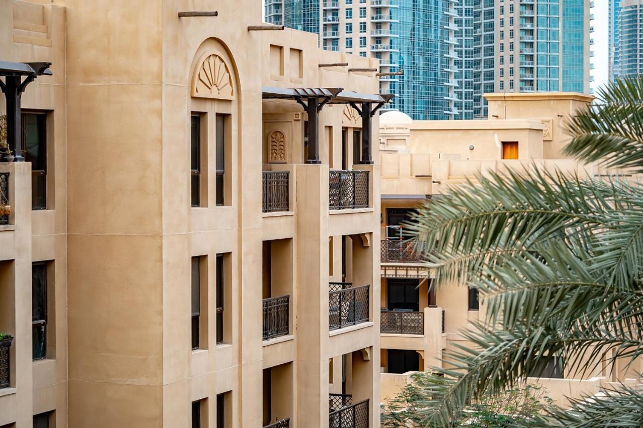 Higuests - Spacious Apt With Private Balcony In Old Town