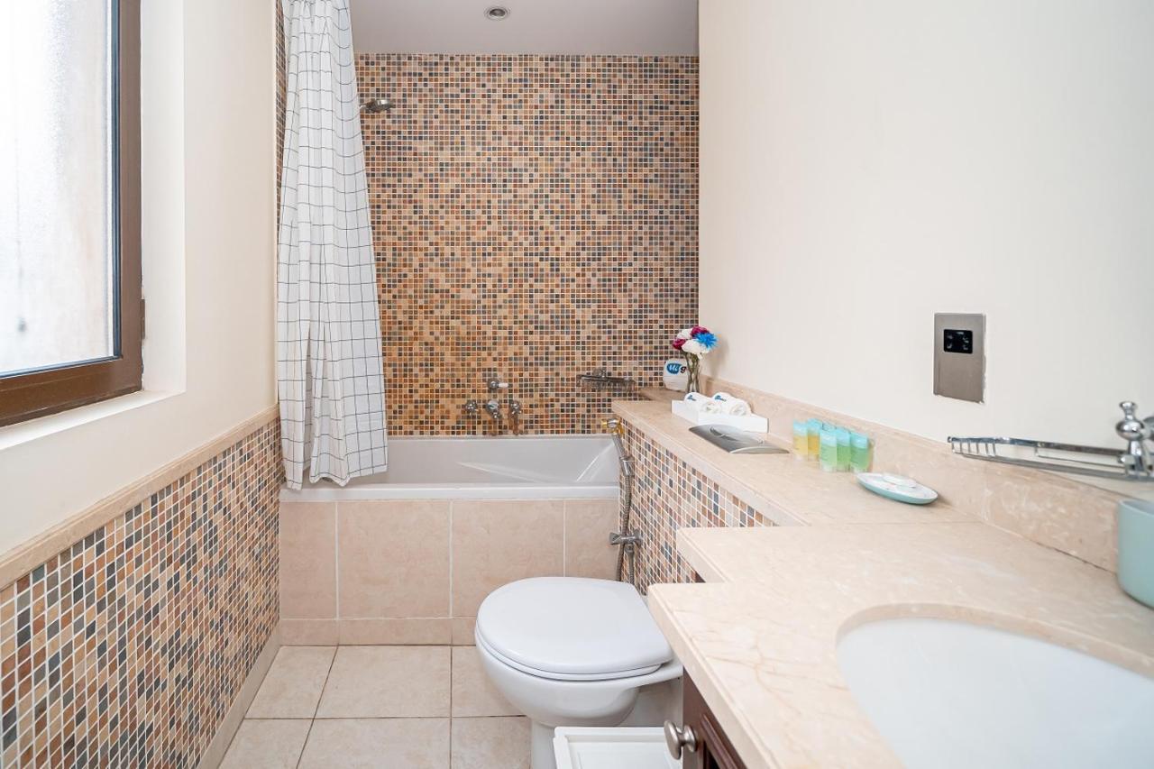 Apartment Higuests - Spacious Apt With Private Balcony In Old Town Dubai