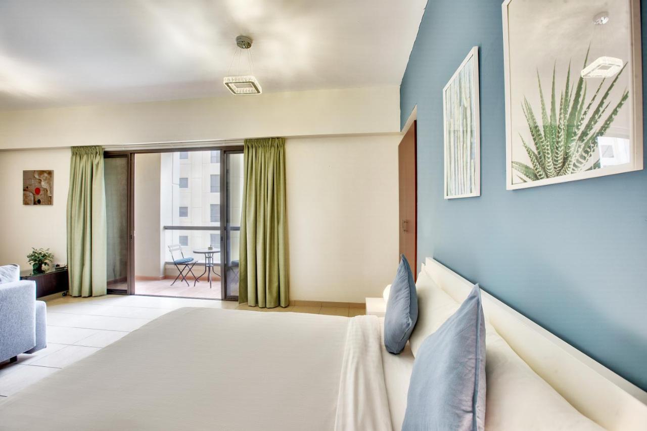 Spacious Sea View At The Jbr Daire Dubai