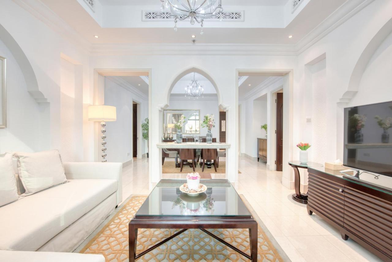 Maison Privee - Opulent Apt Beside Mall W Burj Khalifa Views Dubai