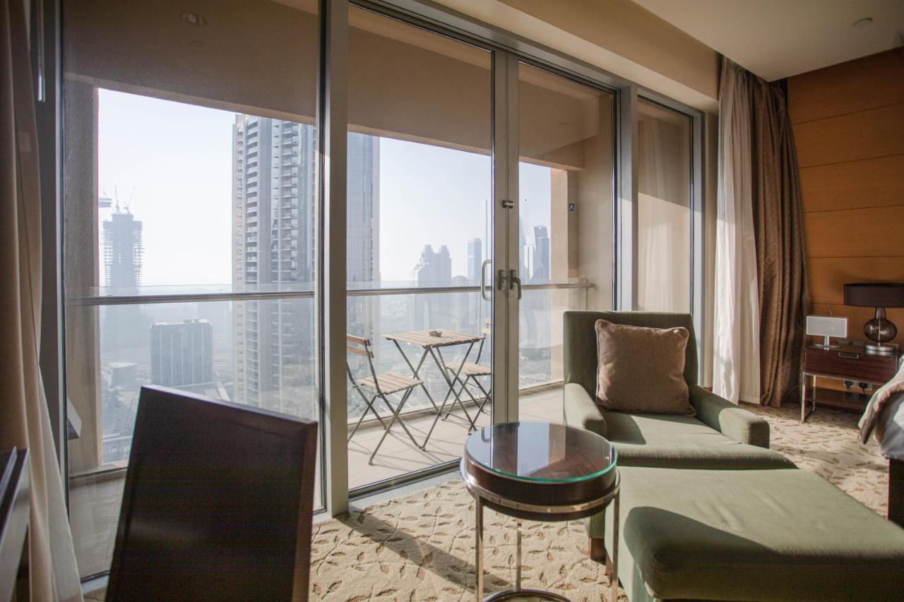Cozy & Chic The Address Mall Apartment *