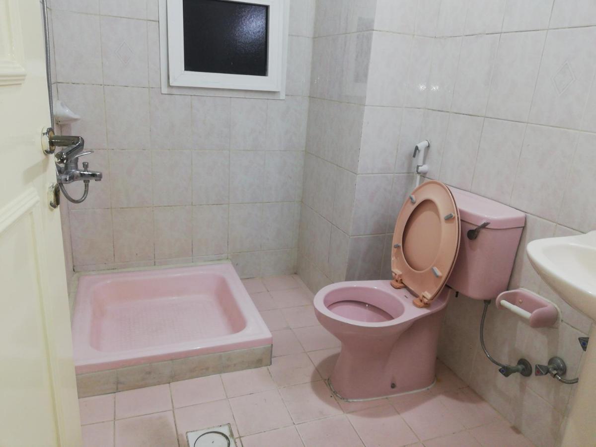 Bed Space For Males Near Metro Station