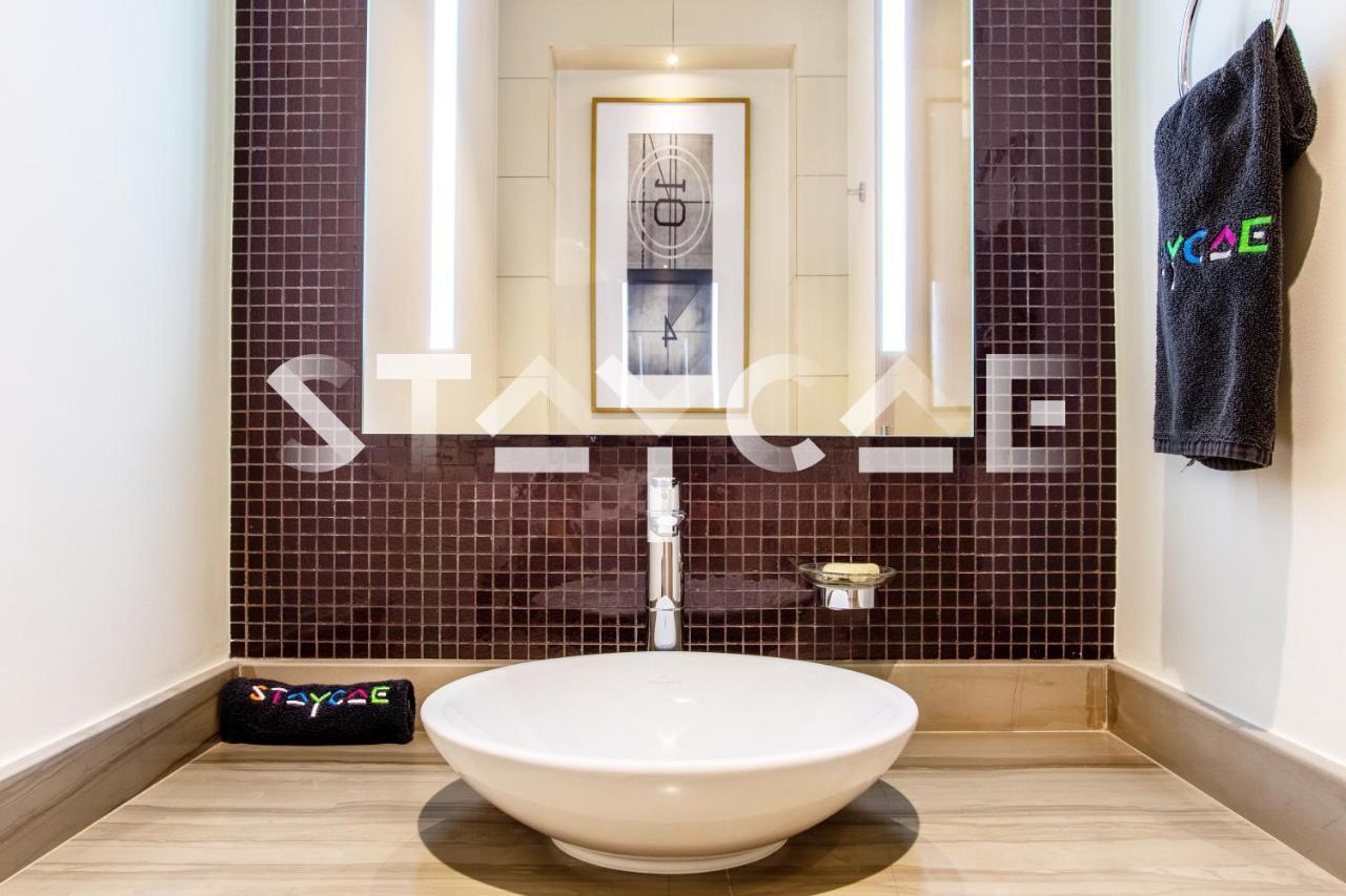 Staycae Paramount Towers Apartment Dubai