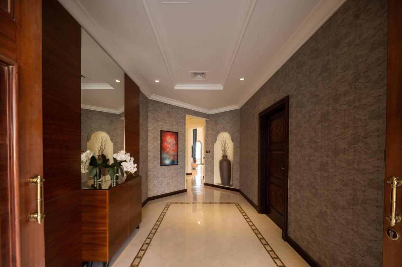 Villa The S Holiday Homes - Luxurious 5 Bedrooms At Palm Jumeirah With Private Swimming Pool And Private Beach Access Dubai